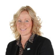  Suzanne Akers Smith